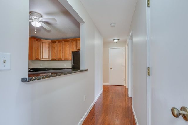 3 Autumn Leaf Dr Apt 10, Nashua, NH 03060