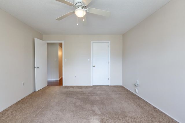3 Autumn Leaf Dr Apt 10, Nashua, NH 03060