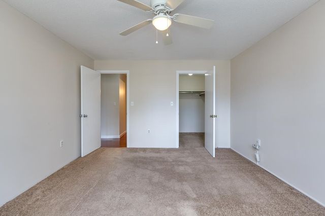 3 Autumn Leaf Dr Apt 10, Nashua, NH 03060