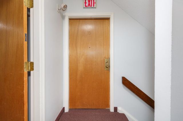 3 Autumn Leaf Dr Apt 10, Nashua, NH 03060