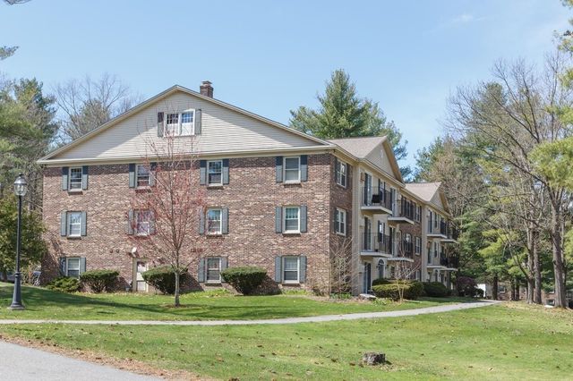 3 Autumn Leaf Dr Apt 10, Nashua, NH 03060