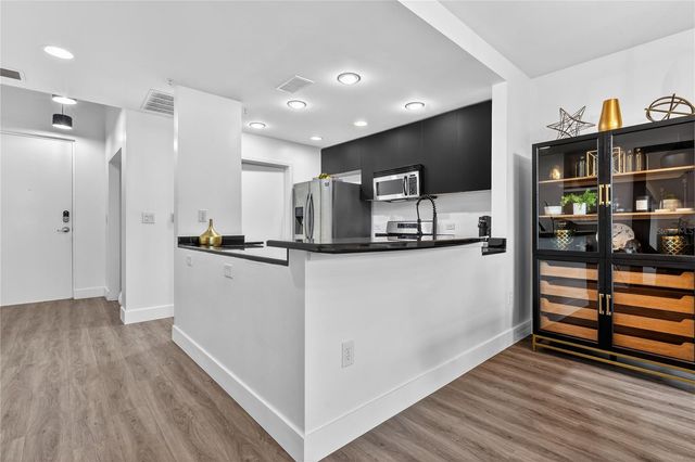 525 E JACKSON STREET 403, Orlando, FL 32801