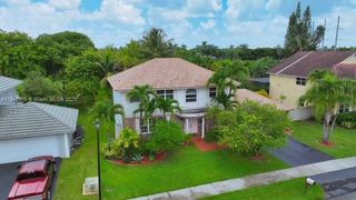 810 Greenbriar Ave, Davie, FL 33325