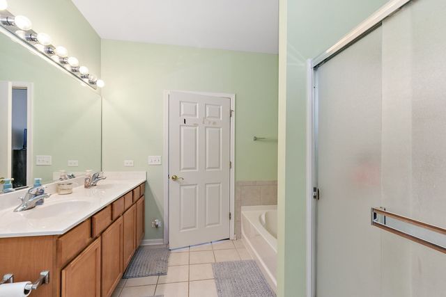 1527 Waterside Drive 1527, Dekalb, IL 60115