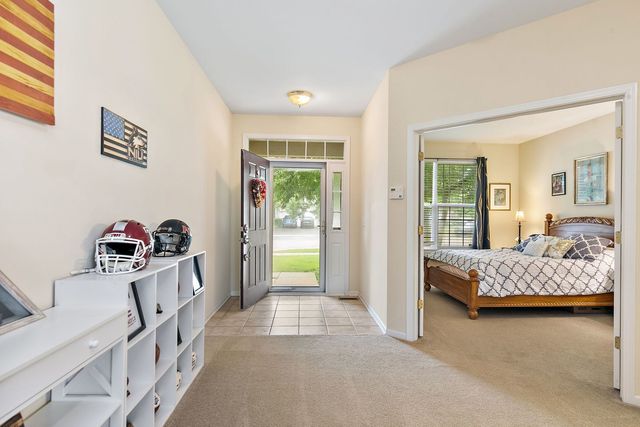 1527 Waterside Drive 1527, Dekalb, IL 60115