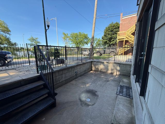 2513 W Congress Parkway 1, Chicago, IL 60612