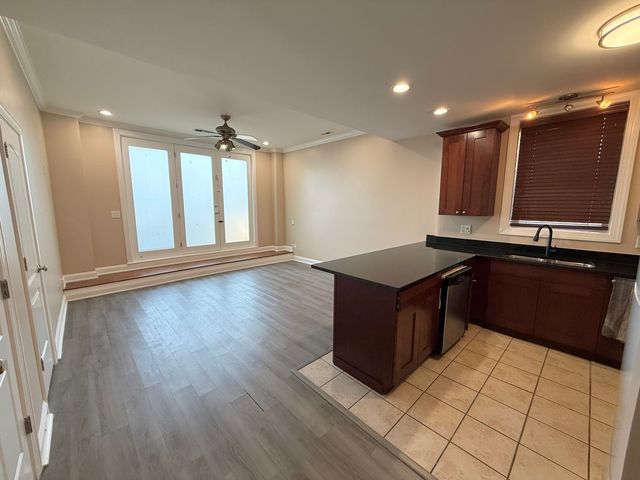 2513 W Congress Parkway 1, Chicago, IL 60612