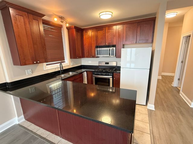 2513 W Congress Parkway 1, Chicago, IL 60612