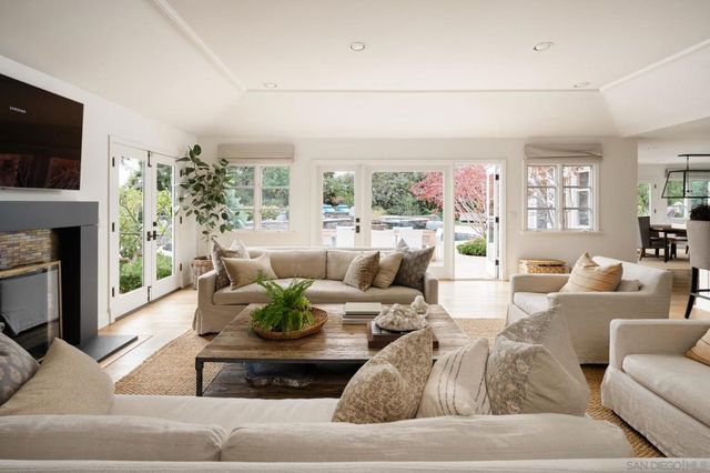 5499 Avenida Maravillas, Rancho Santa Fe, CA 92067