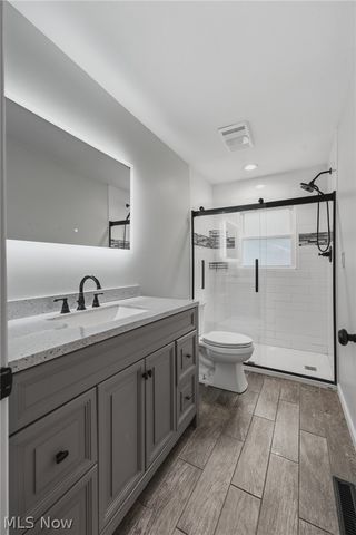 7474 Woodcrest Avenue NE, Canton, OH 44721