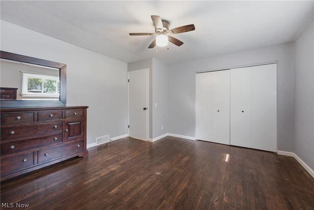 7474 Woodcrest Avenue NE, Canton, OH 44721