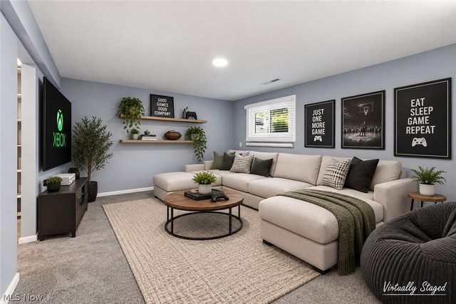 7474 Woodcrest Avenue NE, Canton, OH 44721