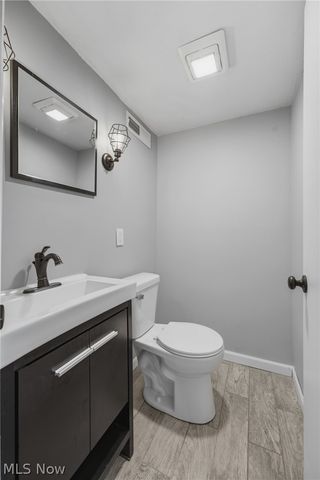 7474 Woodcrest Avenue NE, Canton, OH 44721