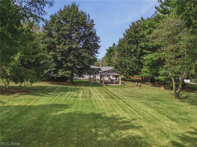 7474 Woodcrest Avenue NE, Canton, OH 44721
