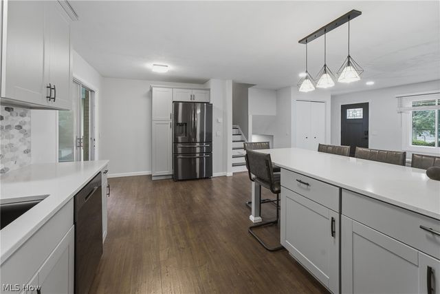 7474 Woodcrest Avenue NE, Canton, OH 44721