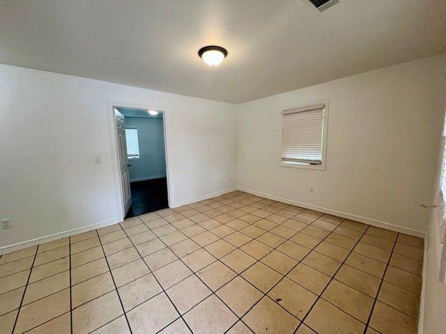 364 E 7th 4, Fayetteville, AR 72701