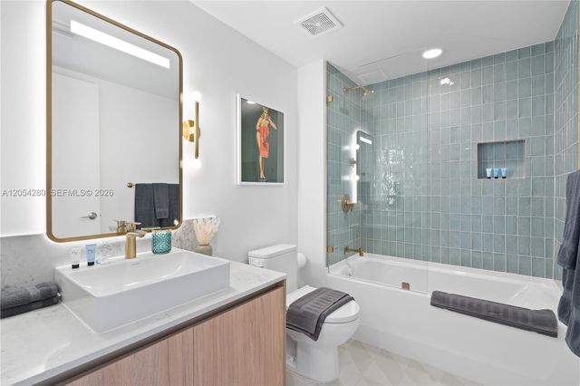 159 NE 6th Street 2415, Miami, FL 33132