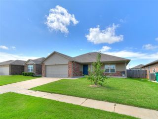 11104 NW 99th Street, Yukon, OK 73099