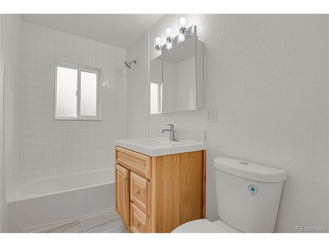 917 N Institute St, Colorado Springs, CO 80903