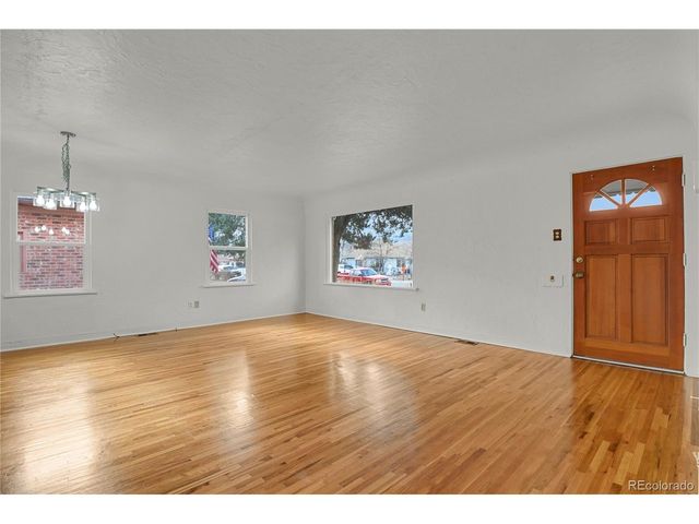 917 N Institute St, Colorado Springs, CO 80903