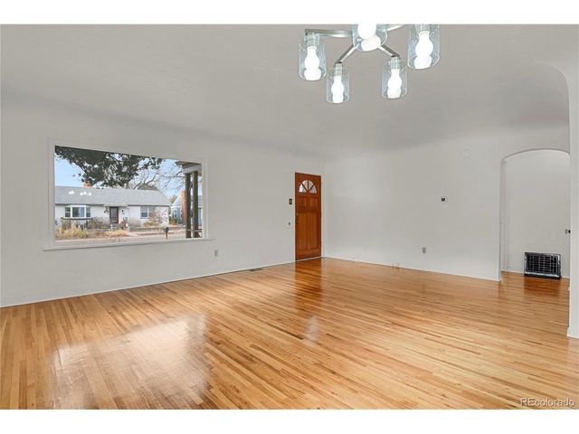 917 N Institute St, Colorado Springs, CO 80903