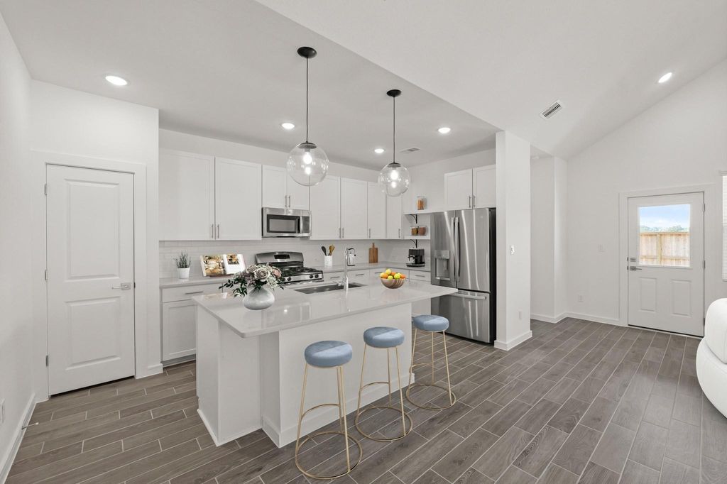 363 West Rose Marie Lane, Montgomery, TX 77356