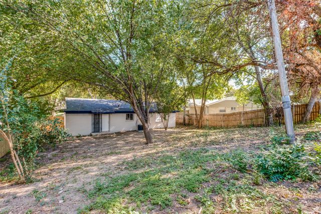 3945 Happy Canyon Drive, Dallas, TX 75241