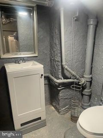 4220 HAMILTON AVE, Baltimore, MD 21206