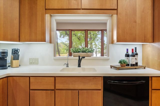 301 Bentwood Circle, Corsicana, TX 75109