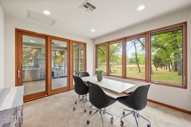 301 Bentwood Circle, Corsicana, TX 75109