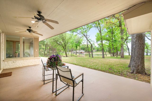 301 Bentwood Circle, Corsicana, TX 75109