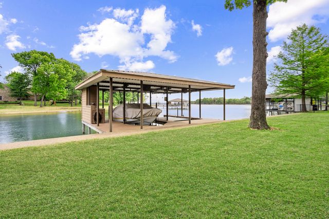 301 Bentwood Circle, Corsicana, TX 75109