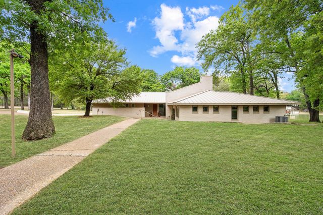 301 Bentwood Circle, Corsicana, TX 75109