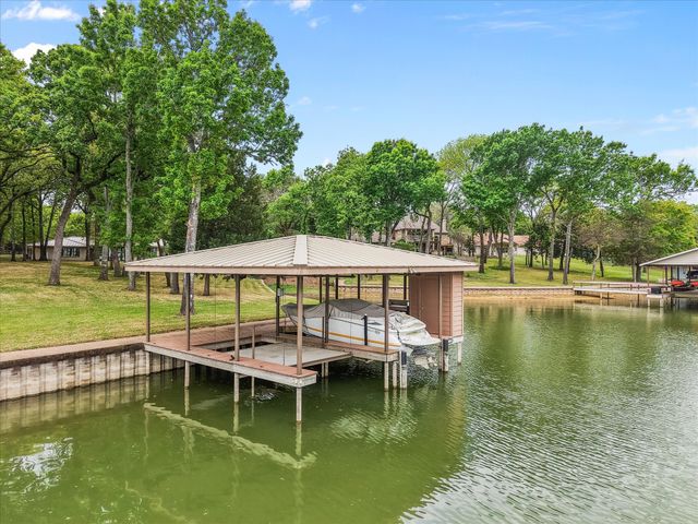 301 Bentwood Circle, Corsicana, TX 75109
