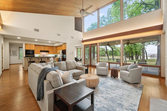 301 Bentwood Circle, Corsicana, TX 75109