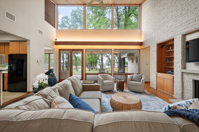 301 Bentwood Circle, Corsicana, TX 75109