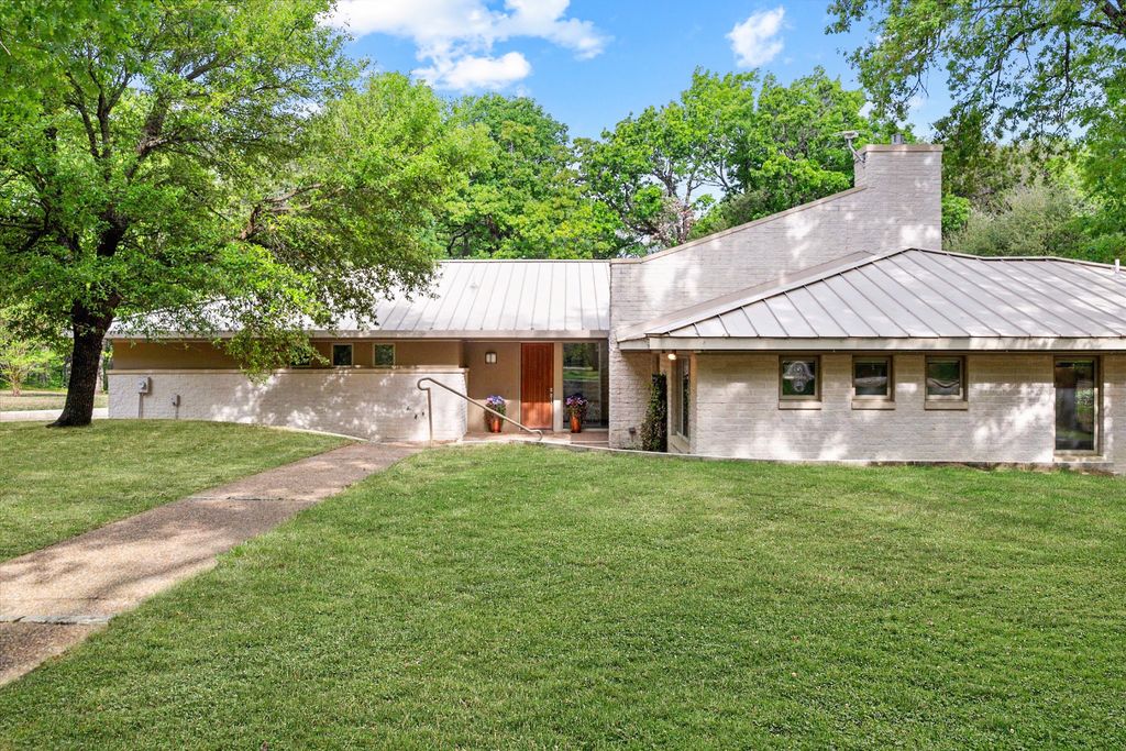 301 Bentwood Circle, Corsicana, TX 75109