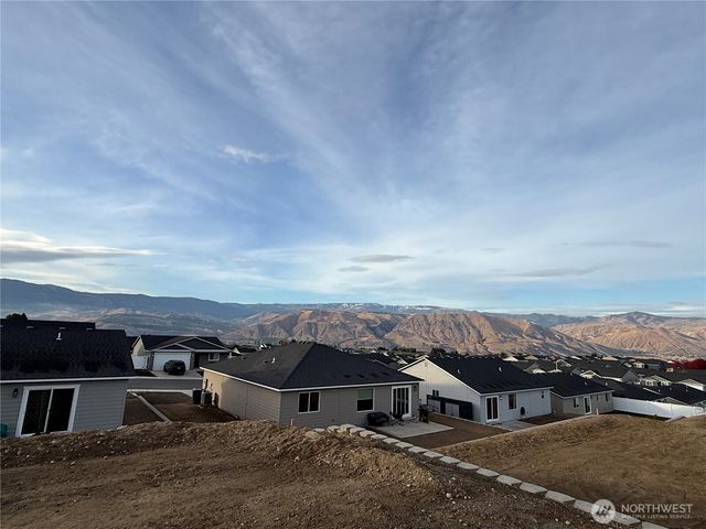 2368 2nd Street SE, East Wenatchee, WA 98802