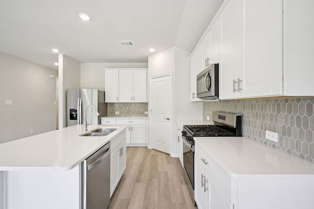 2220 Mustang Way, Seagoville, TX 75159