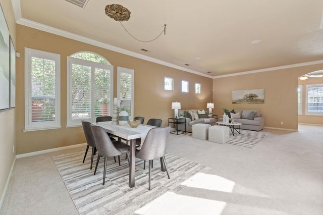 1914 N Greenfield Avenue, Clovis, CA 93619