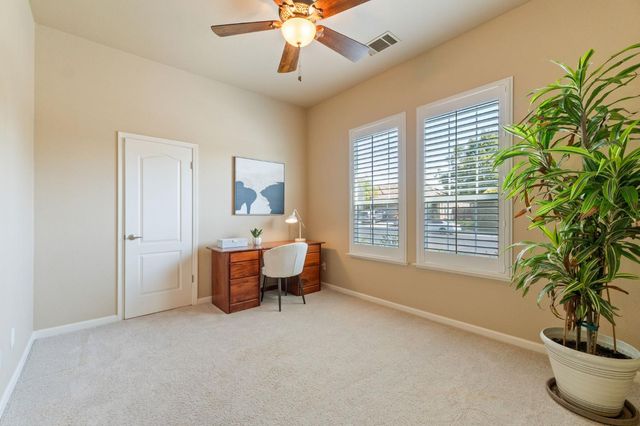 1914 N Greenfield Avenue, Clovis, CA 93619