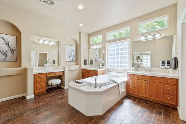 1914 N Greenfield Avenue, Clovis, CA 93619