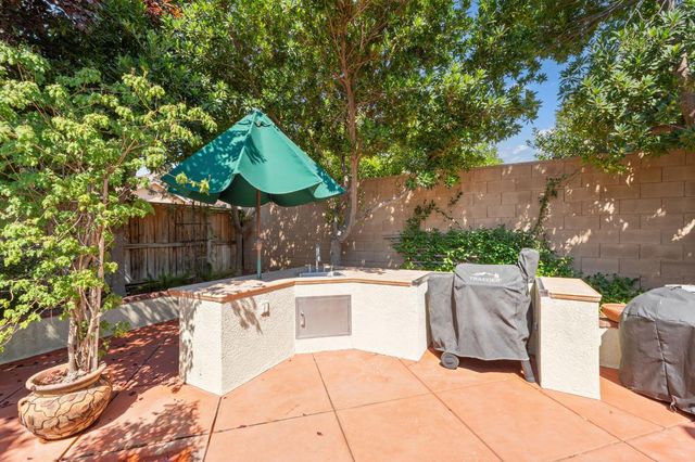 1914 N Greenfield Avenue, Clovis, CA 93619