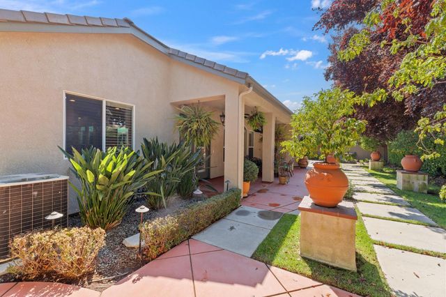 1914 N Greenfield Avenue, Clovis, CA 93619