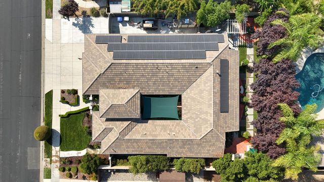 1914 N Greenfield Avenue, Clovis, CA 93619