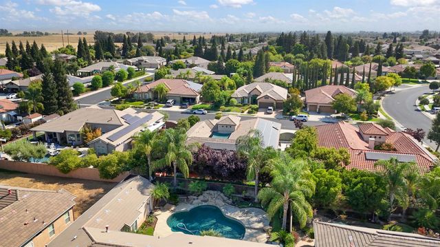 1914 N Greenfield Avenue, Clovis, CA 93619