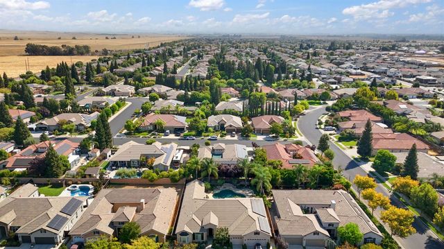 1914 N Greenfield Avenue, Clovis, CA 93619