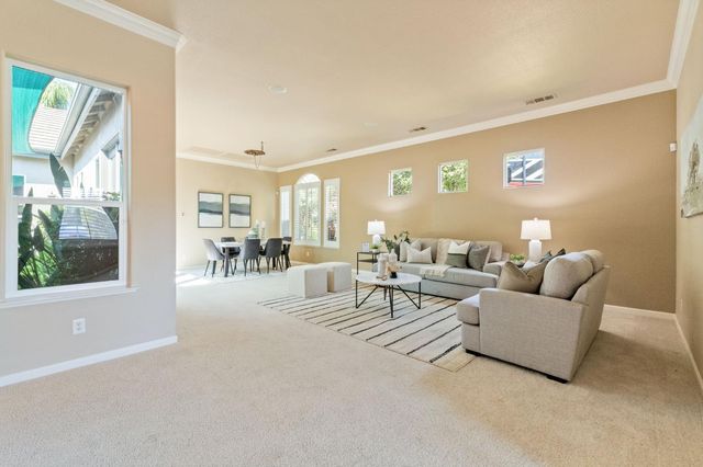 1914 N Greenfield Avenue, Clovis, CA 93619