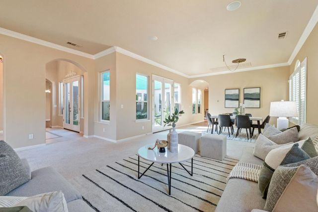 1914 N Greenfield Avenue, Clovis, CA 93619