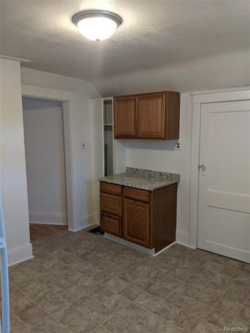 2333 Benjamin Street, Saginaw, MI 48602